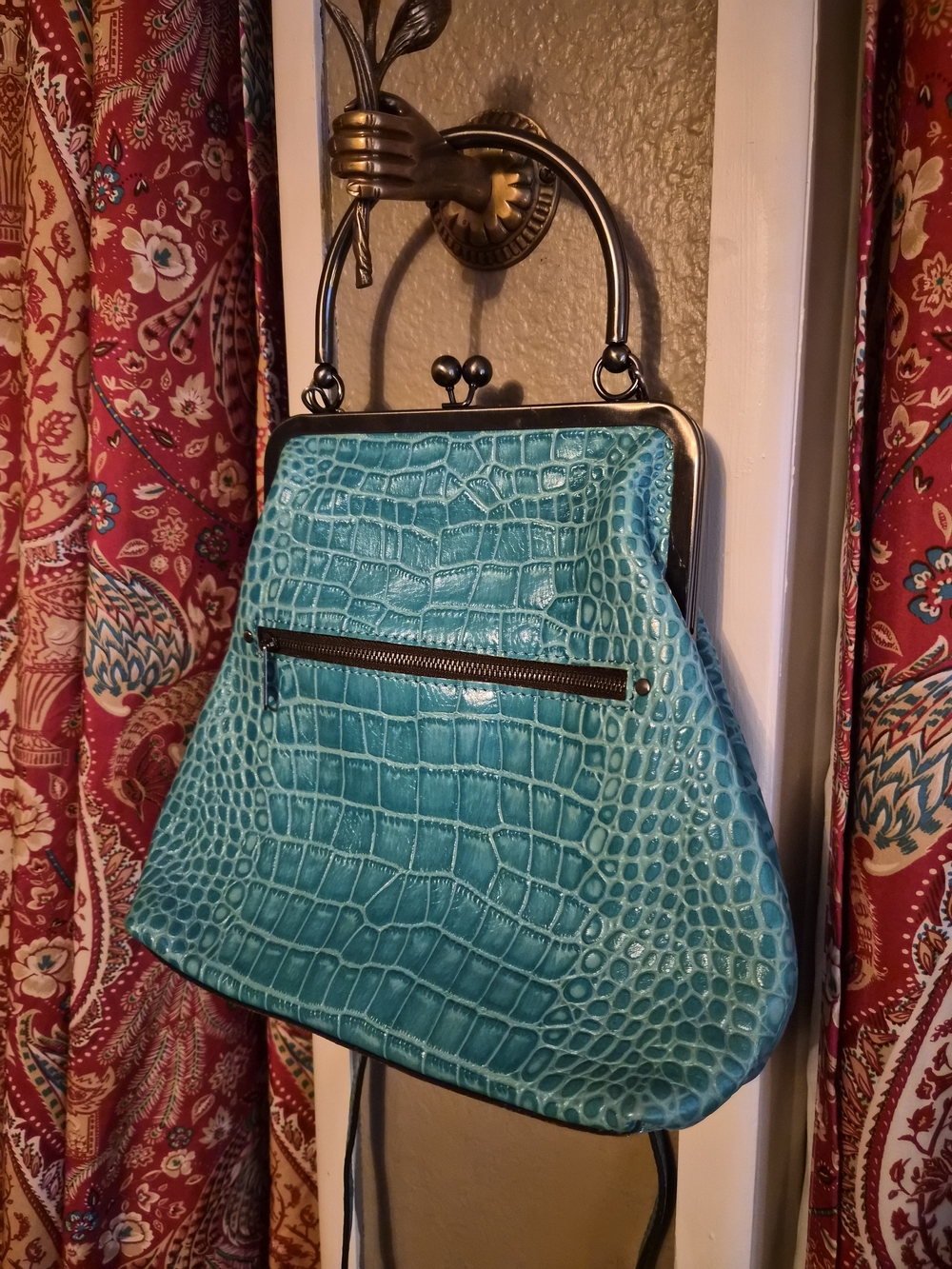 NWOT Patricia Nash Novella Turquoise Croc Kisslock Crossbody